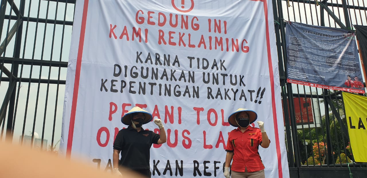 Aksi Hari Tani di depan DPR Jakarta. Foto: KPA