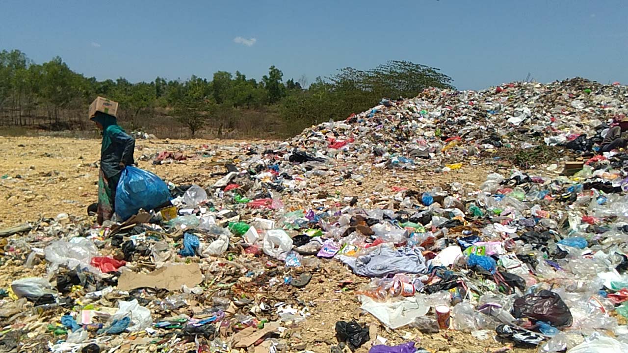Sampah di TPA Angsana. Foto: Gafur Abdullah/ Mongabay Indonesia