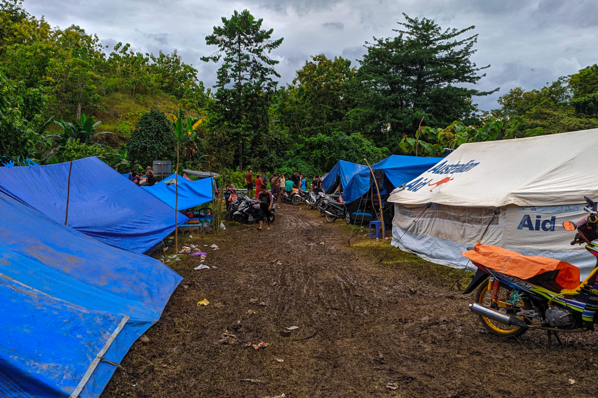 Kondisi pengungsi di satu sudut Kota Tinggi, Malunda. FotoL Agus Mawan/ Mongabay Indonesia