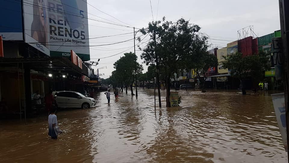 Banjir melanda kawasan perumahan cikarang baru dan sekitar. Foto: dari Facebook Amril Taufik Gobel