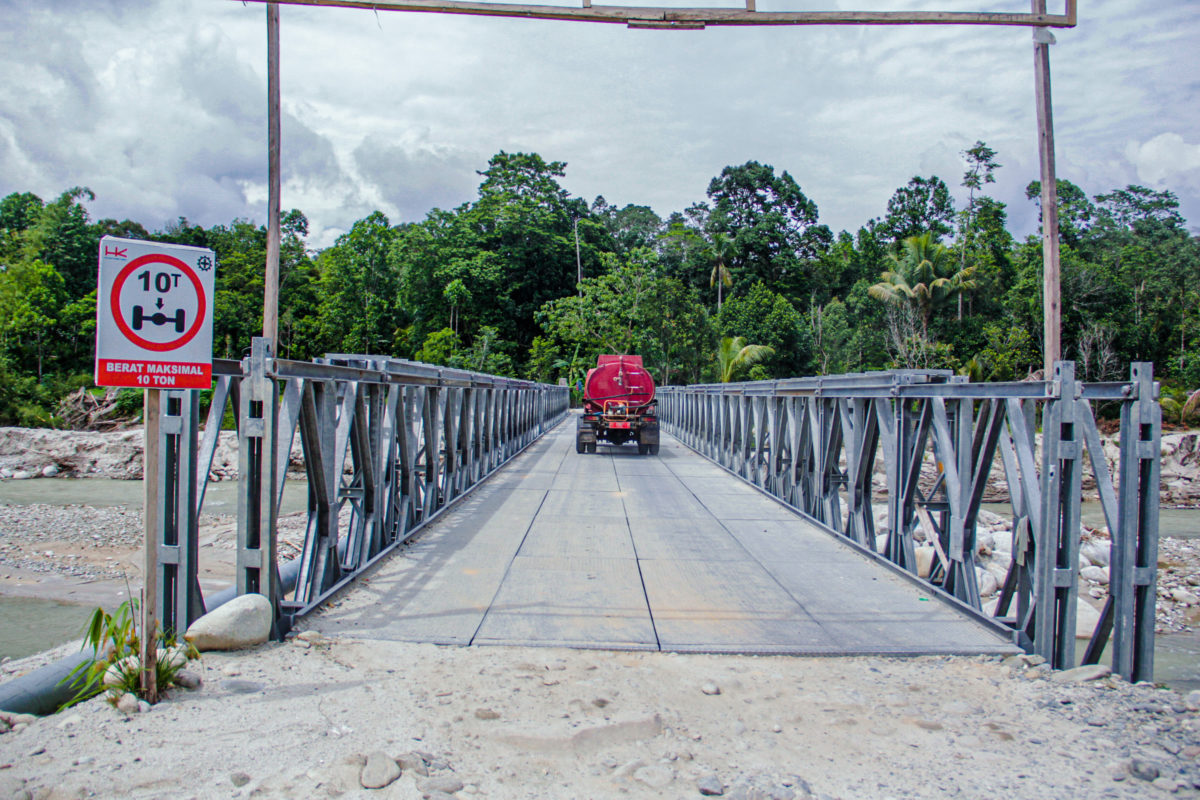 Jembatan di kawasan Balibo yang dulunya terputus ketika banjir mengahantam Masamba pada Juli 2020. Foto: Eko Rusdianto/ Mongabay Indonesia