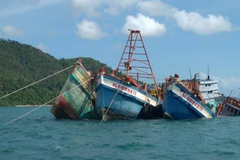 Proses penenggelaman kapal asing di perairan Kota Batam, Desember 2020 lalu. (Yog Eka Sahputra).jpg