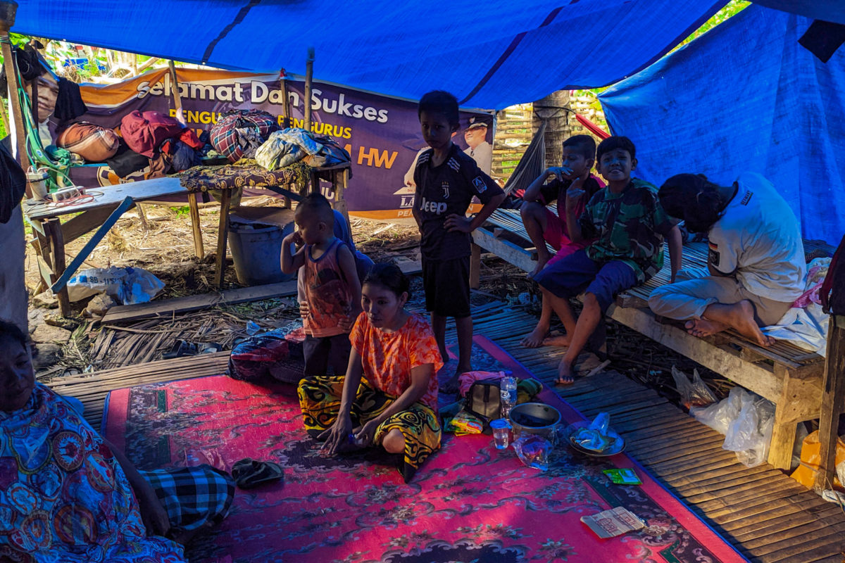 Kondisi pengungsi di Tappalang Mamuju - AGus Mawan.jpg
