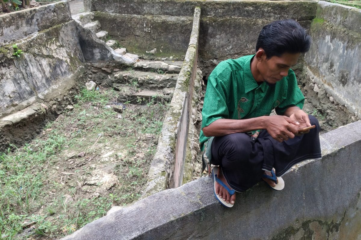 Krisis air pun terjadi seperti di Sumenep, Madura. Kala kemarau, mata air pun kering. Foto:: Moh Tamimi/ Mongabay Indonesia