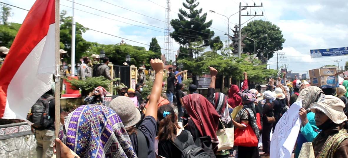 Aksi protes warga Dairi, atas rencana operasi perusahaan tambang seng. Foto: Ayat S Karokaro/ Mongabay Indonesia