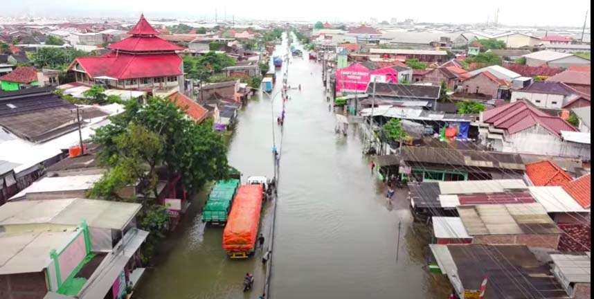 Banjir di Semarang. Foto: dari Film Tenggelam dalam Diam