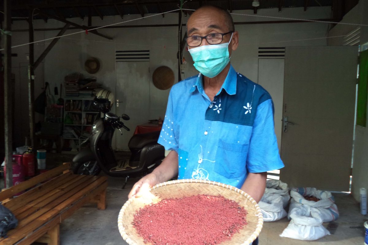 Pewarna alami yang dipakai Redho untuk mewarnai kain sasirangan. Foto: M Rahim Arza/ Mongabay Indonesia