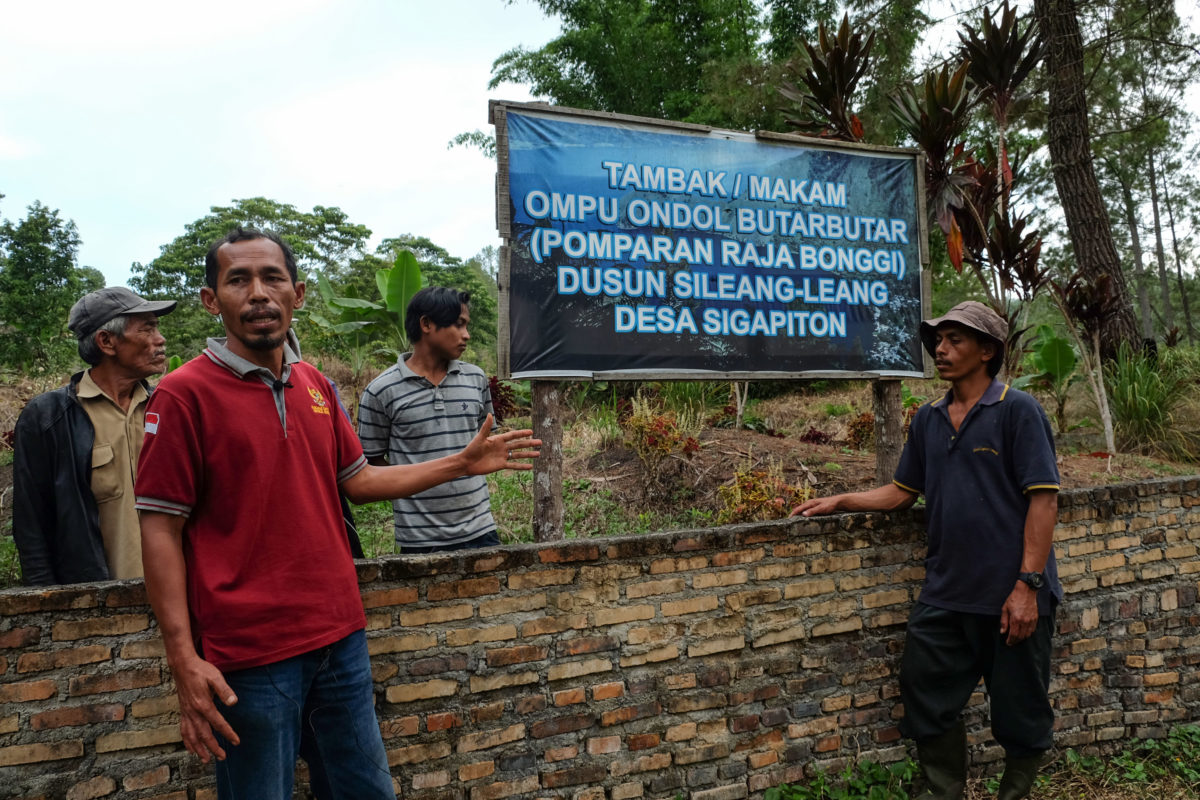  Mangatas Togi Makam leluhur Masyarakat Adat Sigapiton, Ompu Ondol Butarbutar. Foto: Tonggo Simangunsong