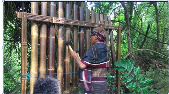 Bambu, salah satu alat musik Horja Bius. Foto: dokumen Horja Bius Band