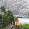 Penampakan erupsi semeru dari laman Facebook Thoriqul Haq, Bupati Lumajang .