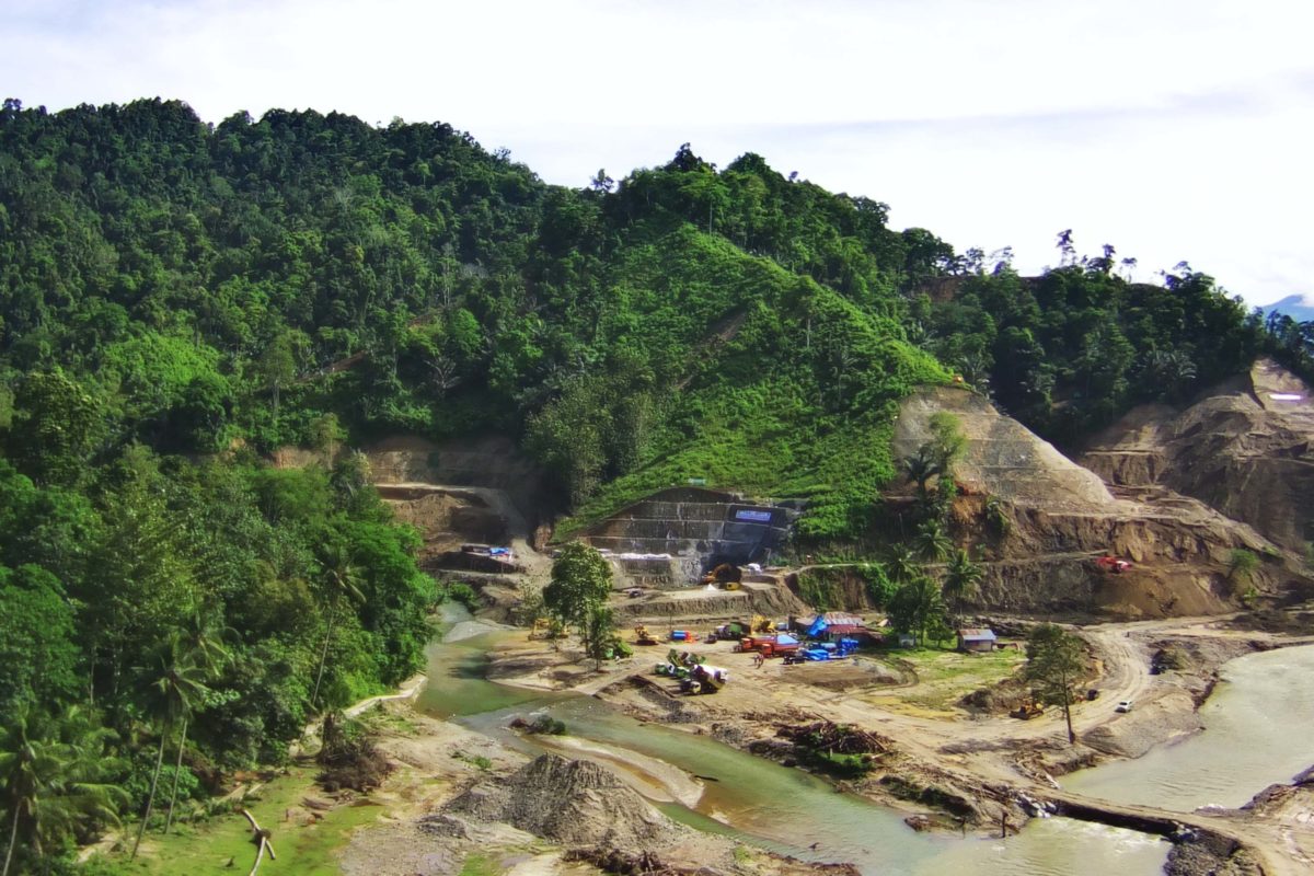Pemukiman warga yang bakal terdampak bendungan di Gorontalo. Rumah dan lahan pertanian itu bakal ditenggelamkan saat bendungan beroperasi. Foto: Sarjan Lahay/ Mongabay Indonesia