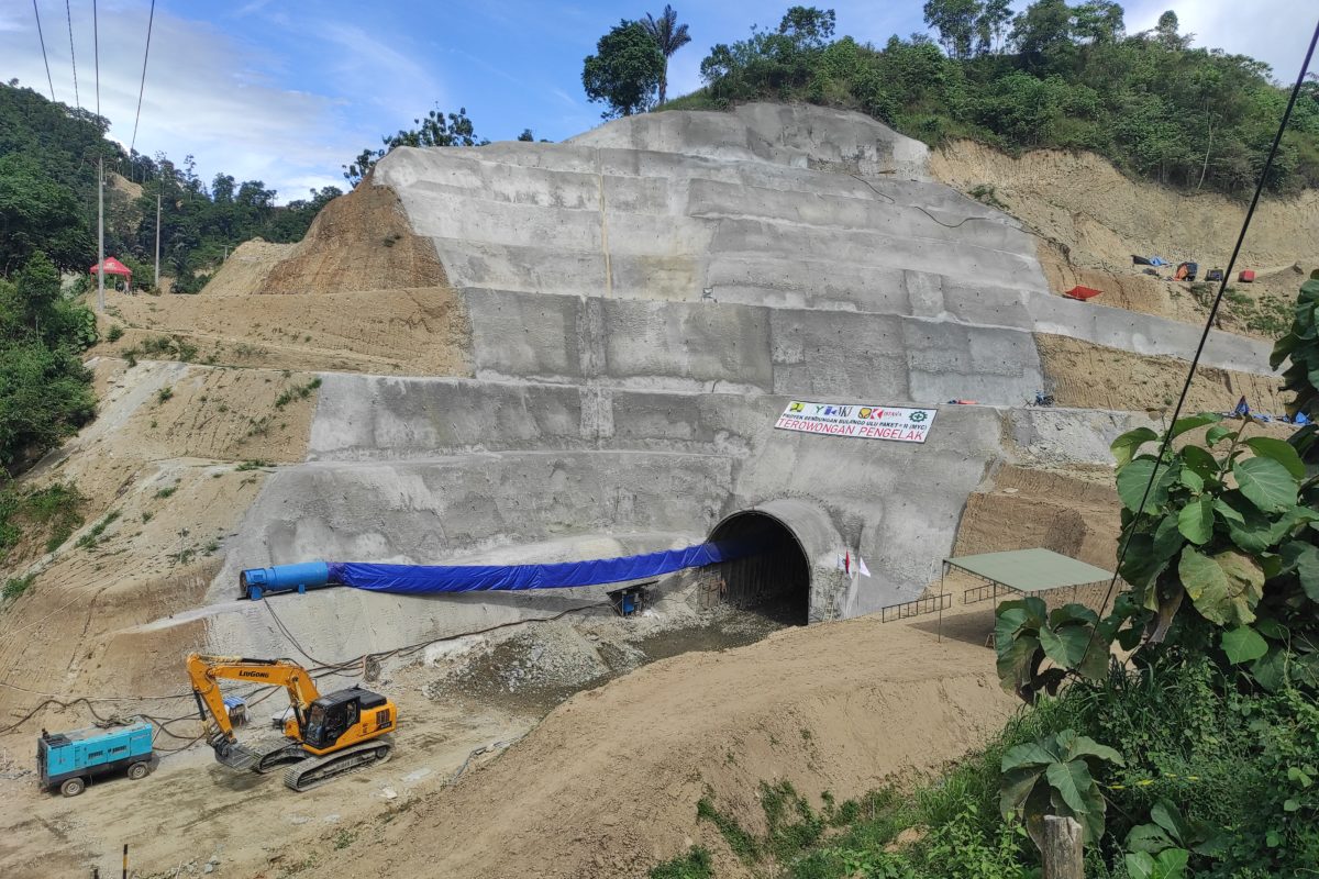 Kontruksi proyek Bendungan Bolango Ulu, mulai berjalan. Foto: Sarjan Lahay/ Mongabay Indonesia