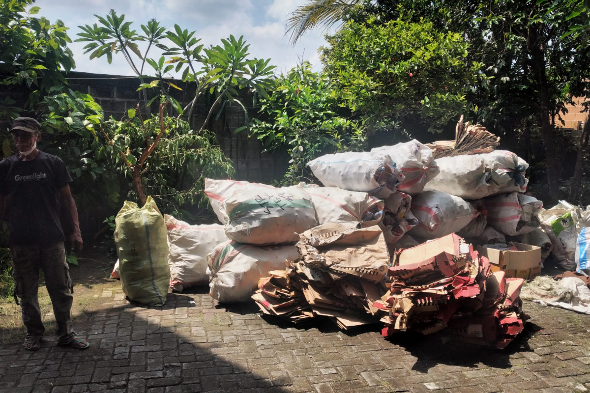 Sampah di Kediri, yang dipilah untuk dimanfaatkan kembali. Foto: Moh Tamimi/ Mongabay Indonesia
