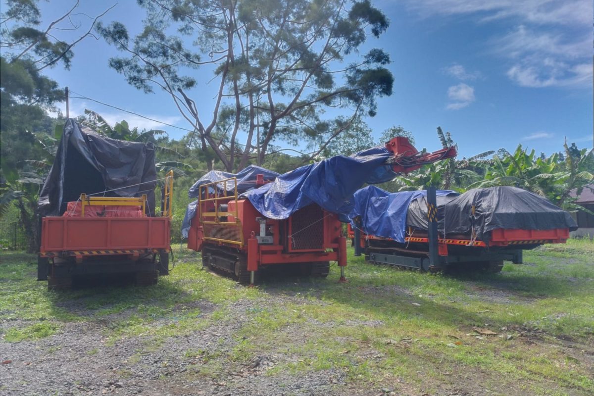 Truk-truk PT TMS. Foto: Save Sangihe Island