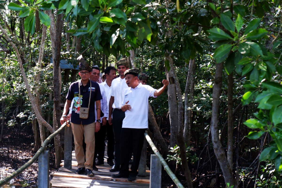 Hutan wsiata Desa Pandang Tak Jemu. Foto: Yogi Eka S/ Mongabay Indonesia