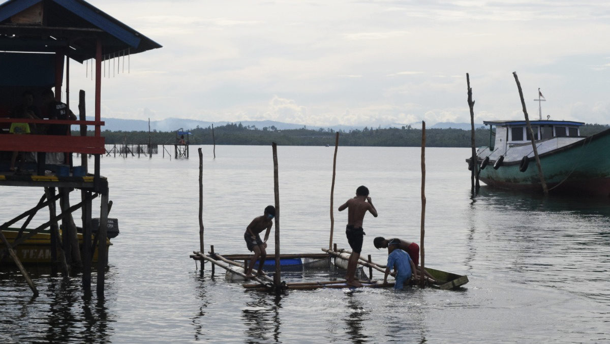 Aktivitas nelayan tradisional di Teluk Balikpapan. Foto: Richaldo H/ Mongabay Indonesia