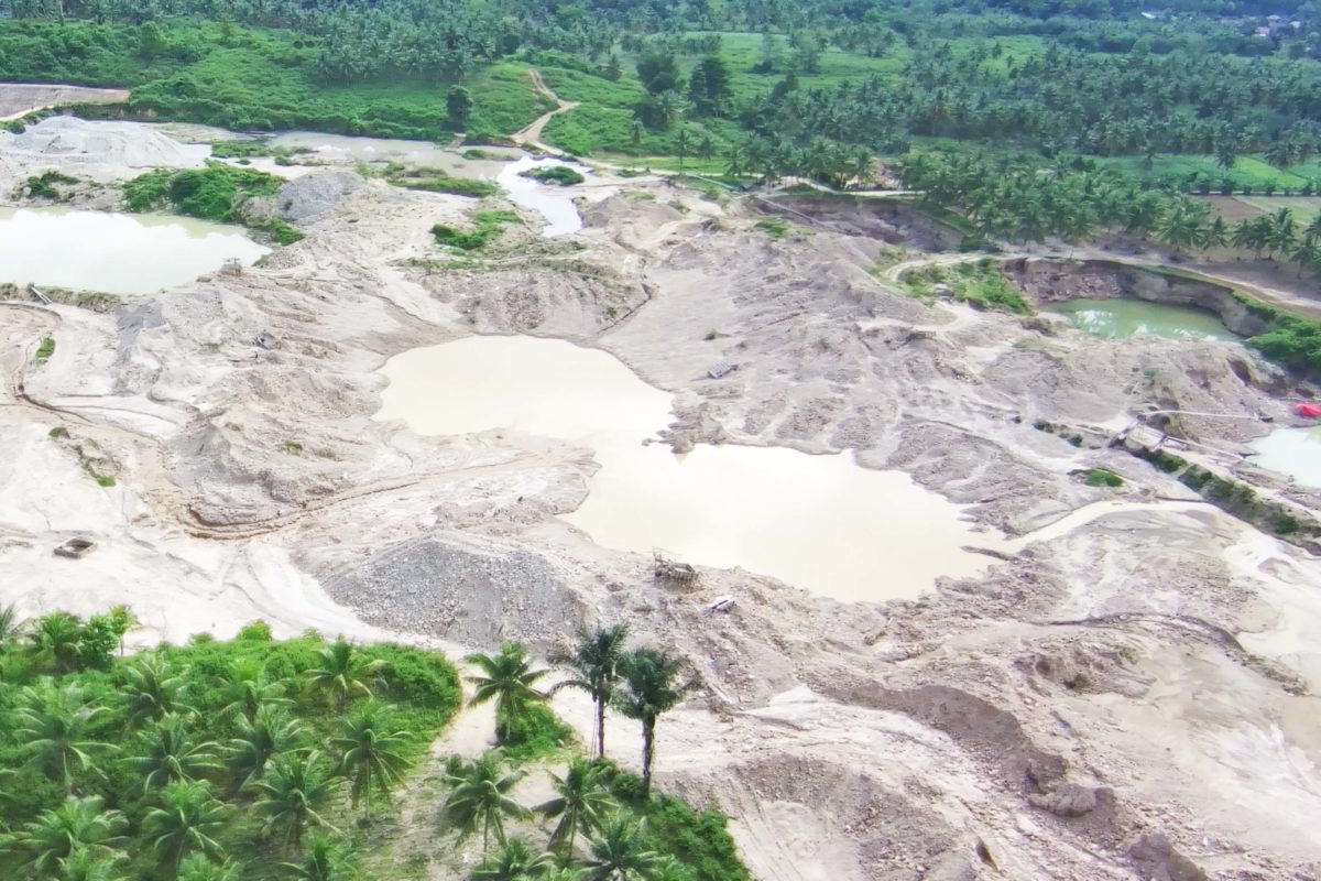 Tambang emas ilegal di Pahuwato, menggila. Foto: Sarjan Lahay/ Mongabay Indonesia