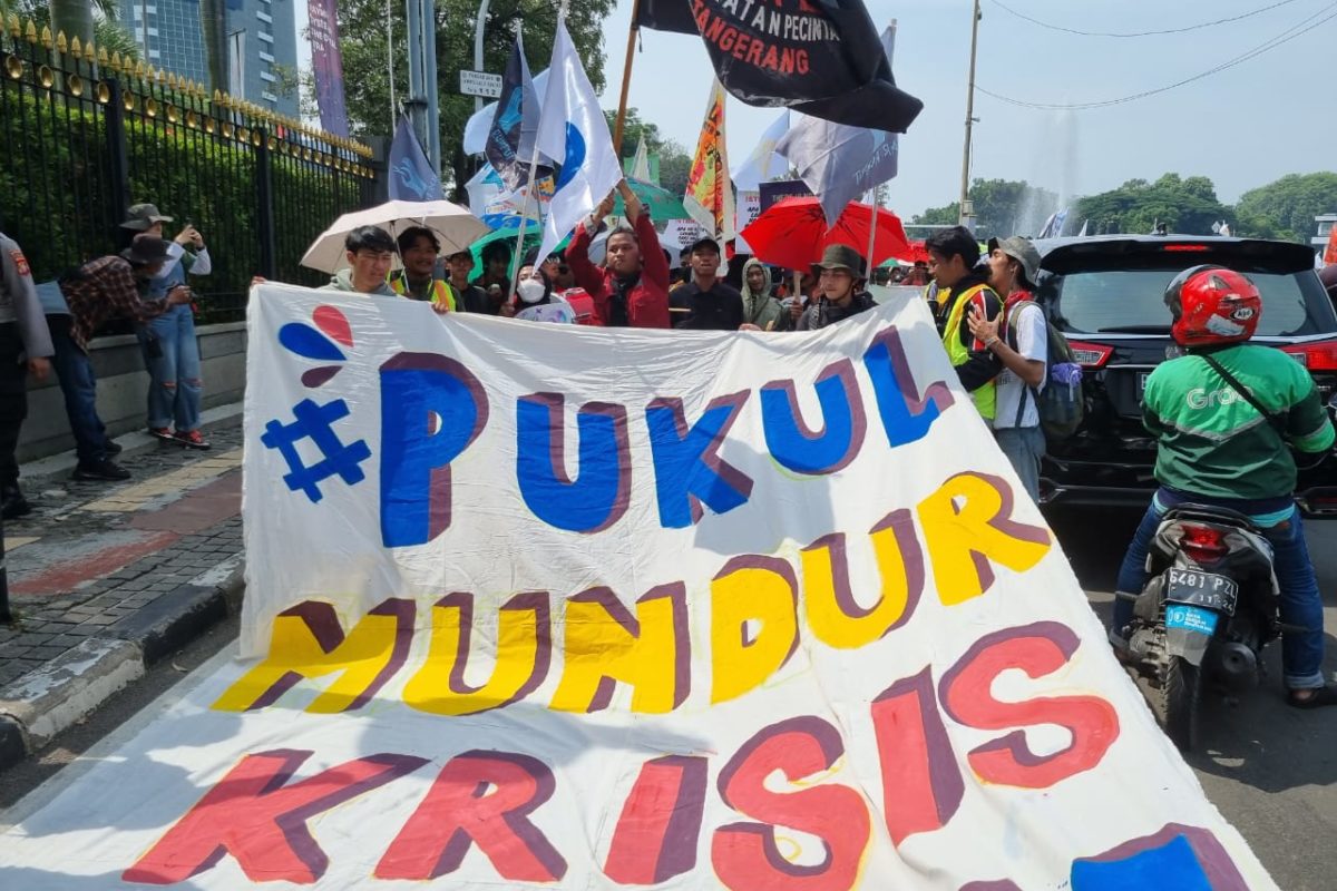Aksi di Jakarta, Jumat pekan lalu, 'Pukul Mundur Krisis Iklim." Foto: Sapariah Saturi/ Mongabay Indonesia