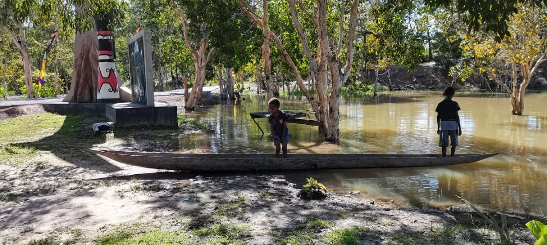 Salah satu lokasi di Kampung Wasur yang masyarakat manfaatkan untuk obyek ekowisata. Foto: dokumen Agustinus Mbesway Mahuze di Favebook