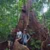 - Mika Ganobal Aktivis Save Aru saat berpose bersama Direktur FWI, Project Manager Mongabay Indonesia Ridzki Sigit, di Hutan P Kobror, Aru Tengah