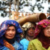 Nyai-nyai di Desa Muaro Pijoan, Muaro Jambi saat Festival Bebiduk Besamo membawa segala alat dari budaya dan tradisi di Sungai Batanghari.JPG