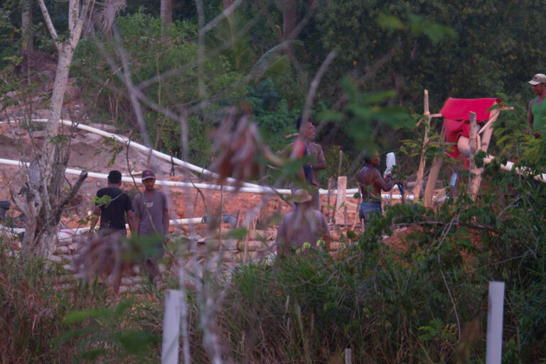 Tambang pasir ilegal di Nongsa, Batam. Foto: Yogi Eka Sahputra/ Mongabay Indonesia