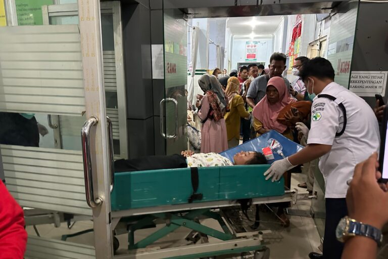 Korban operasi pembangkit panas bumi Sorik Marapi terus berulang, tetapi seakan tak ada tindakan dari pemerintah dan perusahaan memastikan keamanan dan keselamatan warga. Foto: Ayat S Karokaro/ Mongabay Indonesia